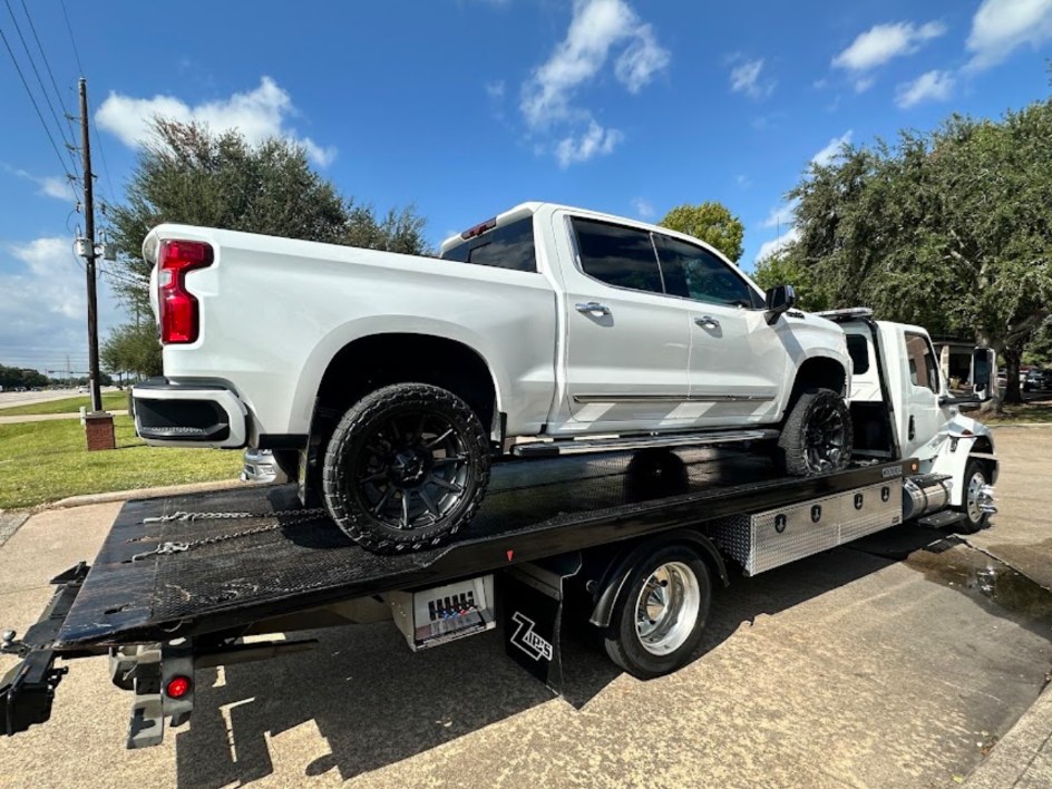 Vehicle recovery and roadside assistance