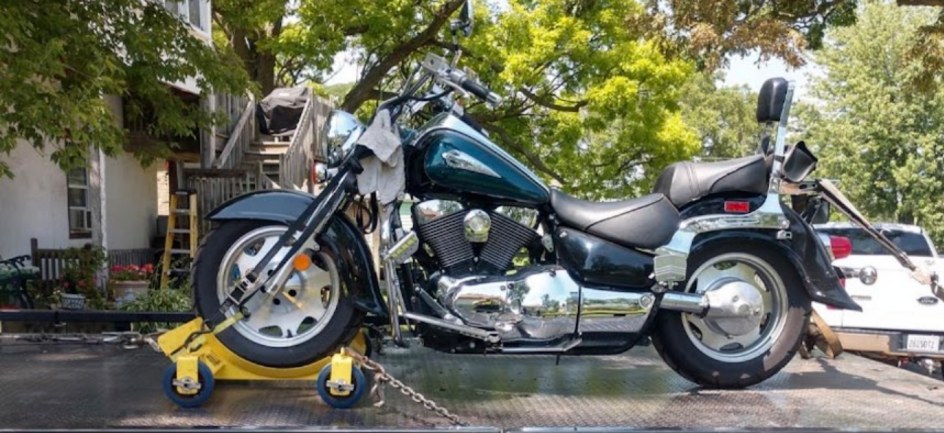 Luxury vehicle towing service